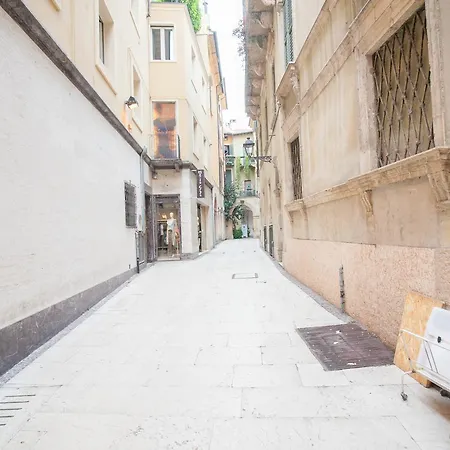 Italianflat - Palazzo Zeiner 아파트 *